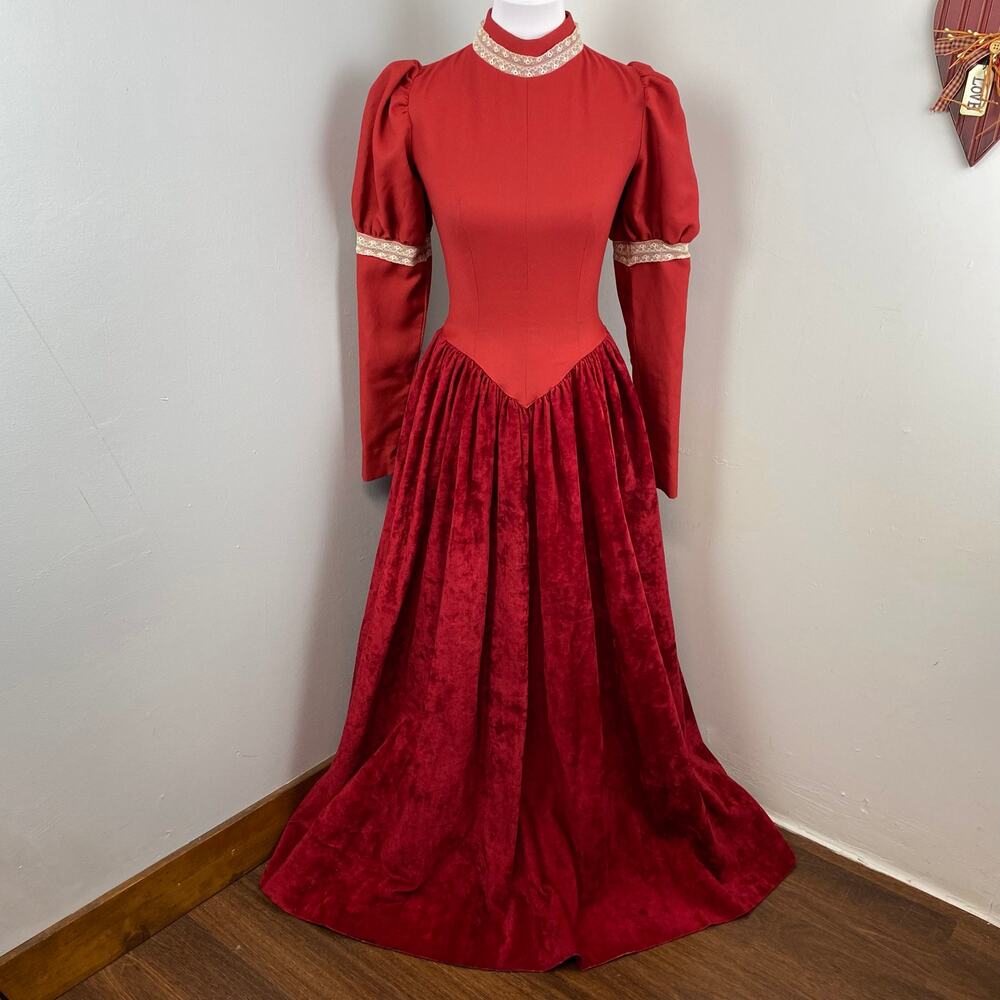Vintage Victorian Red Velvet Gown Medieval   Renaissance Dress XS